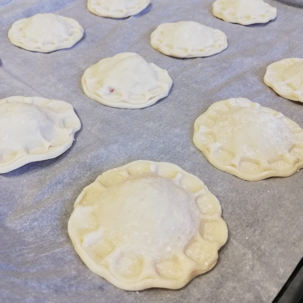 Fiorellini di mortadella in pasta sfoglia