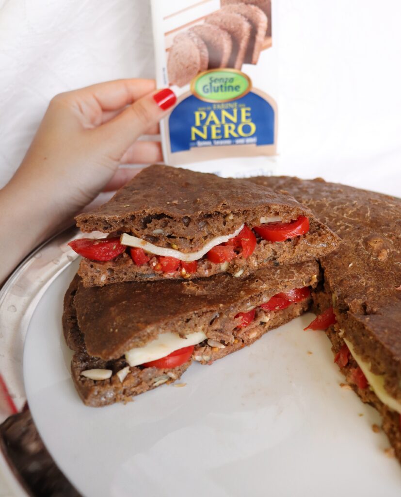 schiacciata di pane nero