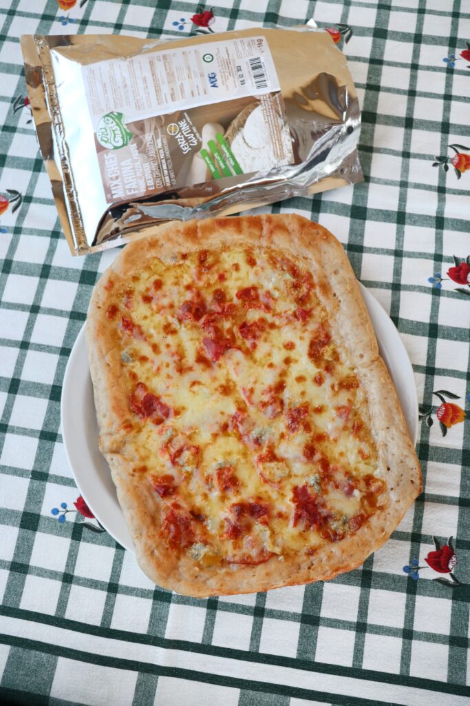 pizza senza glutine gorgonzola e salame piccante