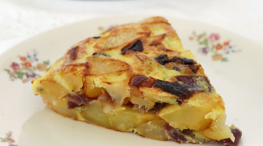 frittata di patate e cipolla rossa