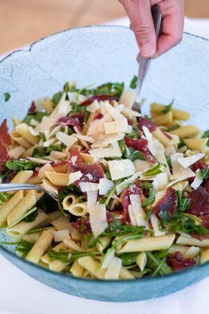 pasta fresca estiva senza glutine con bresaola parmigiano rucola