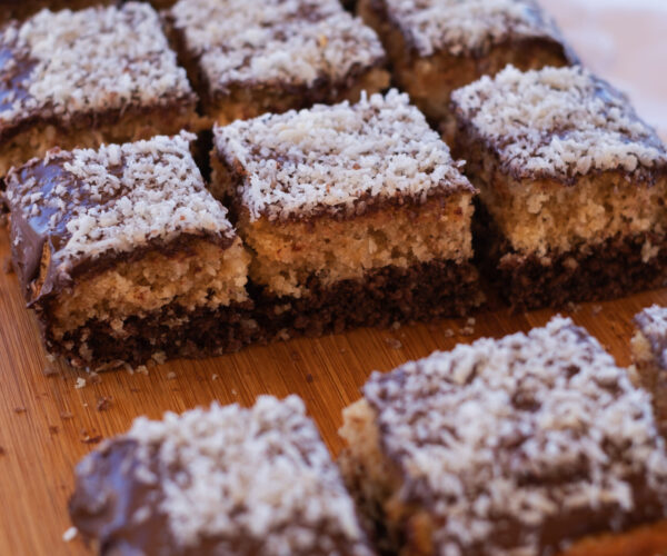 Torta Bicolore al Cocco e Cioccolato senza glutine e lattosio