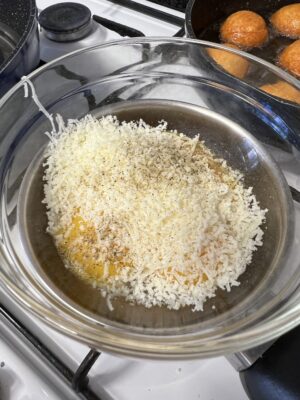 sfere formaggiose alla carbonara senza glutine